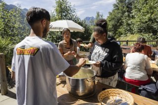 De l'âge minimum des moniteurs au planning repas, le guide dispense toute une série de conseils pratiques.